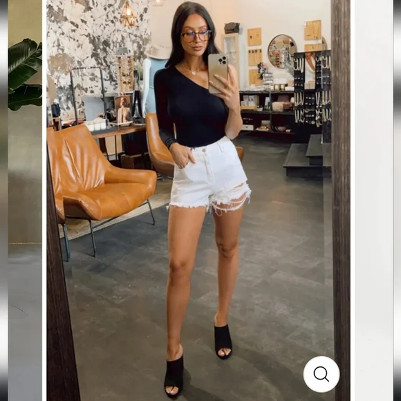 Rolla's High Rise Dusters Shorts - Size 28 - Picture 2 of 16